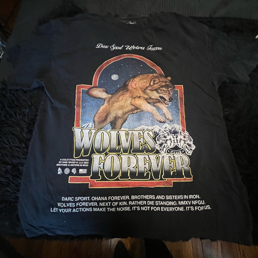 Wolves Forever Graphic Tee